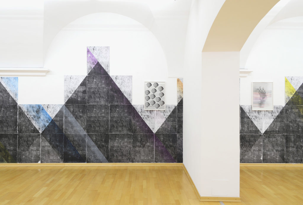 On Walls & Screens, Installation, Ines Hochgerner