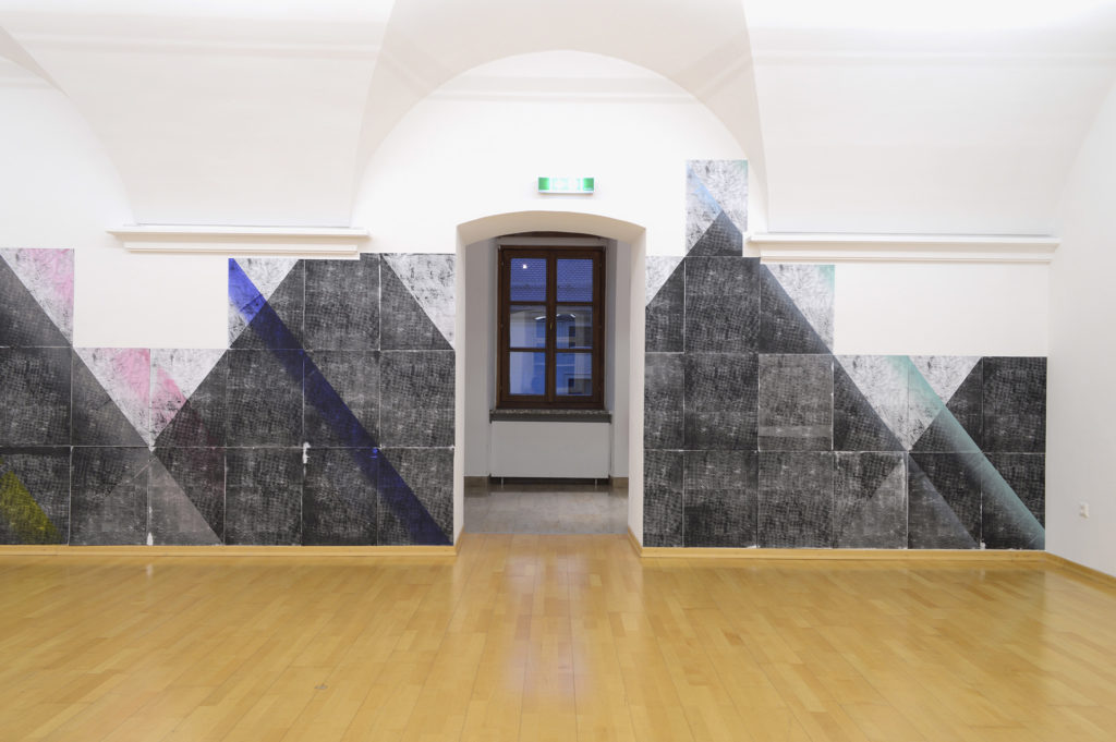 On Walls & Screens, Installation, Ines Hochgerner